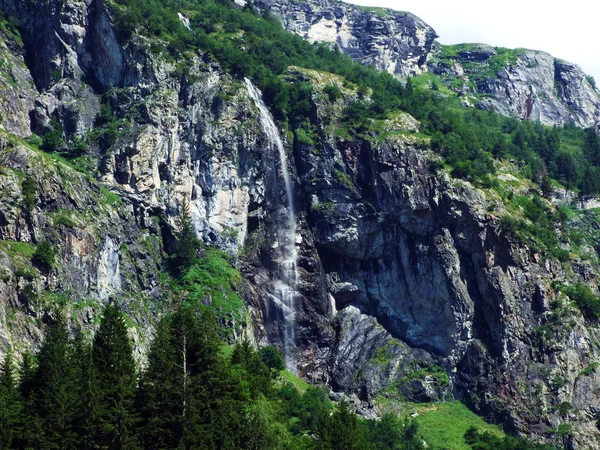 Vodopád Sidensackfall Nebo Wasserpád Sidensackfall Spritzbachův Potok Alpském Údolí Maderanertal — Stock fotografie