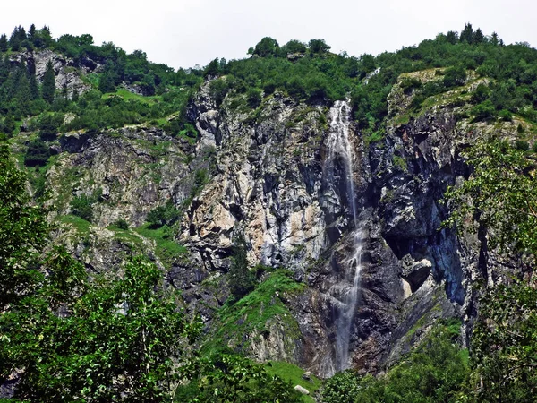 Şelale Sidensackfall Veya Wasserfall Sidensackfall Maderanertal Alp Vadisi Nde Spritzbach — Stok fotoğraf