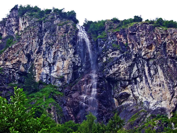 Şelale Sidensackfall Veya Wasserfall Sidensackfall Maderanertal Alp Vadisi Nde Spritzbach — Stok fotoğraf