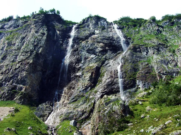 Şelale Milchbachfall Veya Wasserfall Milchbachfall Maderanertal Alp Vadisi Nde Milchbach — Stok fotoğraf