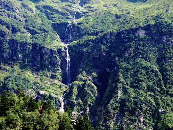 Cascata Lammerbachfall Wasserfall Lammerbachfalle Torrente Lammerbach Nella Valle Alpina Maderanertal — Foto Stock