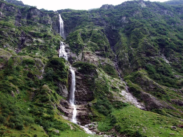 Cascata Lammerbachfall Wasserfall Lammerbachfalle Torrente Lammerbach Nella Valle Alpina Maderanertal — Foto Stock
