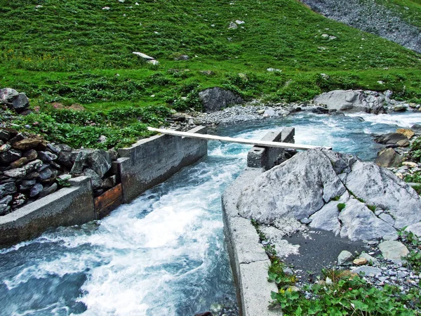 Jetzbach Stream Альпійському Долині Лох Кантон Glalus Швейцарія — стокове фото