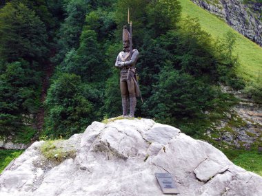 Anıt basit Rus asker veya Denkmal kürk den einfachen russischen Soldaten, Elm-Glarus Kantonu, Isviçre