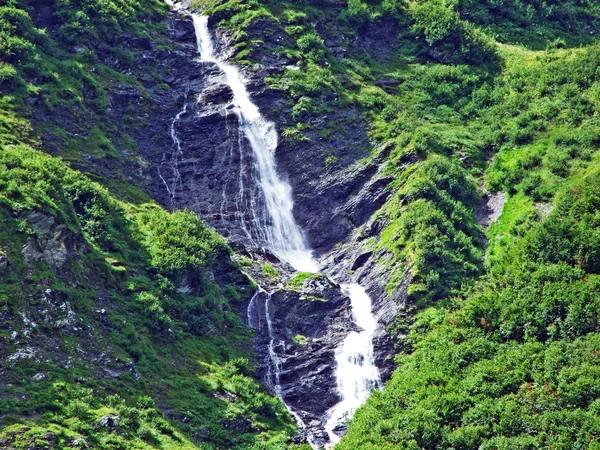 Wodospady Strumieniu Mitteleggbach Wichlen Alpine Valley Kanton Glarus Szwajcaria — Zdjęcie stockowe
