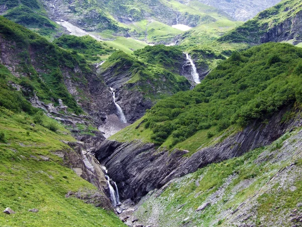 Cachoeiras Riacho Mitteleggbach Vale Alpino Wichlen Cantão Glarus Suíça — Fotografia de Stock