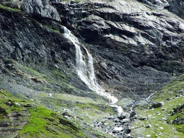 Cascate Senza Nome Sotto Cime Alpine Glarner Vorab Bunder Vorab — Foto Stock