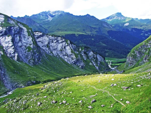 Alpejska Dolina Loch Alpy Glarneńskie Pasmo Górskie Kantonie Glarus Szwajcaria — Zdjęcie stockowe