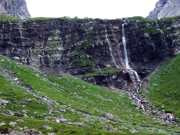 Cachoeira Oberer Jetzbachfall Vale Alpino Loch Cantão Glarus Suíça — Fotografia de Stock
