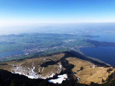 Görünüm Alp göller Dört kanton Gölü (dört ormanlık yerleşim veya Vierwaldstattersee göl) ve göl Zug (Zugersee) Rigi dağ - Kanton Schwyz, İsviçre