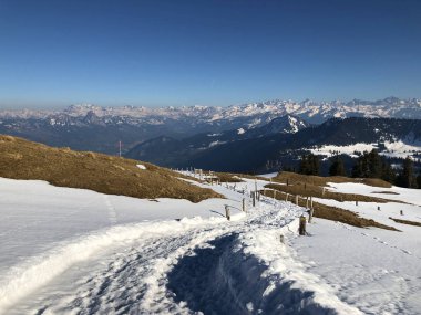 Kar örtüsü Mount Rigi ve Alp manzara erken Bahar - Lucerne Kanton ve Schwyz, İsviçre