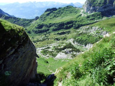 Alpine mera ve çayırlar Alviergruppe dağ silsilesi - Canton St. Gallen, İsviçre eteklerinde
