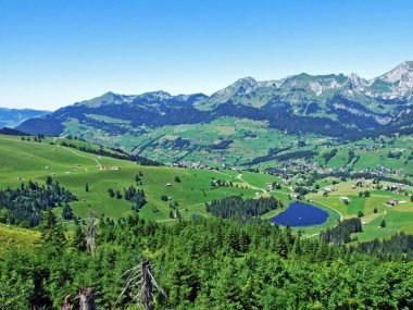 Ana ve küçük Lake Schwendisee veya Hinterer und Vorderer Schwendisee-St. Gallen Kantonu, Isviçre