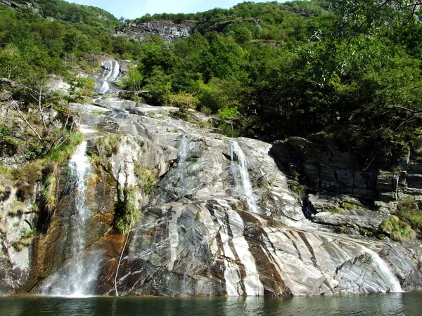 Cachoeiras Magic Valley Valle Maggia Cantão Ticino Suíça — Fotografia de Stock