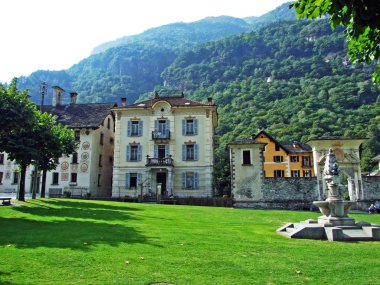 Magic Valley veya Valle di Magia 'da (Valle Maggia) tipik bir eski geleneksel mimari-Ticino, Isviçre