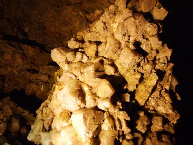 Crystal Cave Kobelwald (Die Kristallhohle Kobelwald veya Kristallhoehle Kobelwald)-St. Gallen Kantonu, Isviçre