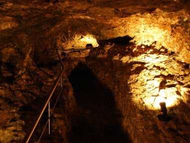 Crystal Cave Kobelwald (Die Kristallhohle Kobelwald veya Kristallhoehle Kobelwald)-St. Gallen Kantonu, Isviçre