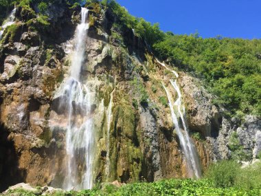 Büyük Şelale (Veliki tokat veya Slap Plitvica), Plitvice Lakes Milli Parkı veya Nacionalni Park Plitvicka Jezera, UNESCO doğal dünya mirası-Plitvica, Hırvatistan