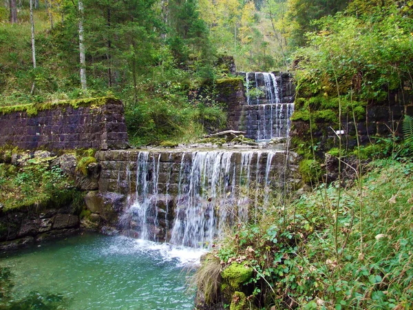 Cascades Kunstmatige Watervallen Alpine Stream Durrenbach Stein Nederzetting Obertoggenburg Regio — Stockfoto