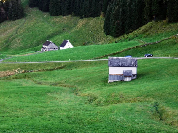 Ländliche Traditionelle Architektur Mit Viehzuchtbetrieben Appenzellerland Und Alpstein Kanton Appenzell — Stockfoto