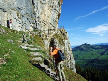 Alpstein sıradağlarında ve Appenzellerland bölgesinde Ascher kayalık veya Aescher-Felsen - Appenzell Innerrhoden Kantonu (Ai), İsviçre