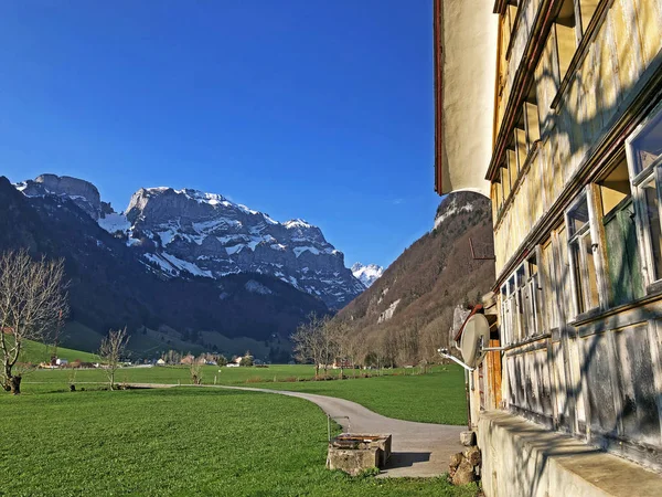 Arquitectura Rural Tradicional Con Explotaciones Ganaderas Región Appenzellerland Cordillera Alpstein — Foto de Stock