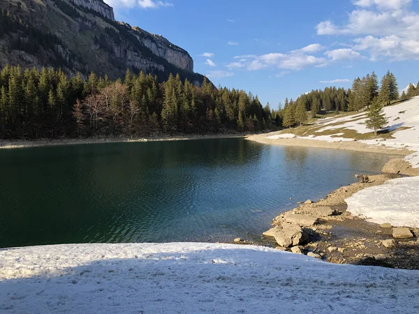 Lago Alpino Seealpsee Cordilheira Alpstein Região Appenzellerland Cantão Appenzell Innerrhoden — Fotografia de Stock