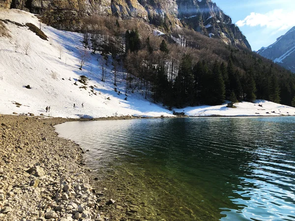 Danau Alpen Seealpsee Pegunungan Alpstein Dan Wilayah Appenzellerland Kanton Appenzell — Stok Foto