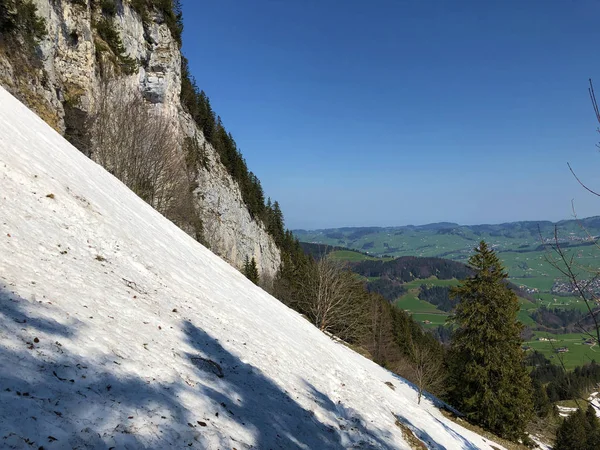 Ascher Cliff Vagy Ascher Felsen Aescher Felsen Alpstein Hegységben Appenzellerland — Stock Fotó