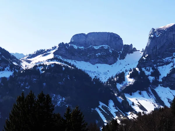 Alpstein sıradağları ve Appenzellerland bölgesinde Alp zirvesi Bogartenfirst - Appenzell Innerrhoden Kantonu (Ai), İsviçre