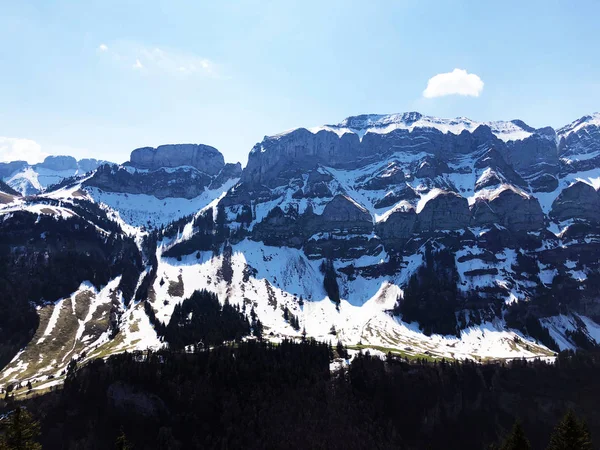 Alp dağları nın ve Appenzellerland bölgesinde Alp zirveleri Bogartenfirst ve Schafberg - Appenzell Innerrhoden Kantonu (Ai), İsviçre