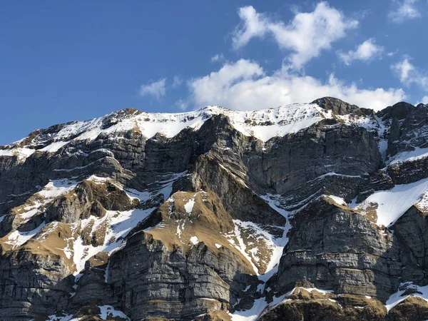 阿尔卑斯峰沙夫伯格在阿尔普施泰因山脉和阿彭策勒兰地区 阿彭策尔内霍登州 — 图库照片