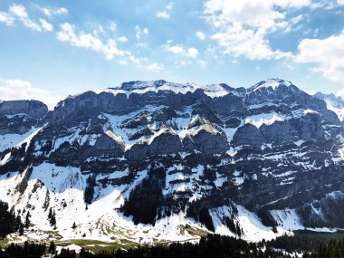 Alpstein sıradağlarında ve Appenzellerland bölgesinde Schafberg ve Marwees alp zirveleri - Appenzell Innerrhoden Kantonu (Ai), İsviçre