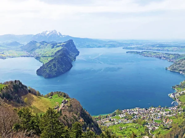 Utsikt Över Sjön Lucerne Eller Vierwaldstaetersee Och Schweiziska Alperna Bakgrunden — Stockfoto