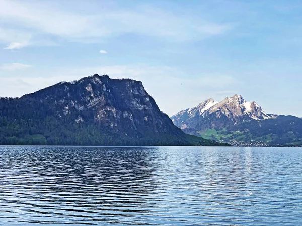 Una Vista Del Lago Lucerna Vierwaldstaetersee Los Alpes Suizos Desde — Foto de Stock