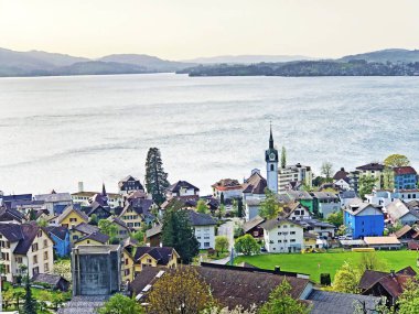 Lucerne Gölü veya Vierwaldstaetersee kıyısındavitznau yerleşim görünümü - Lucerne Kantonu, İsviçre