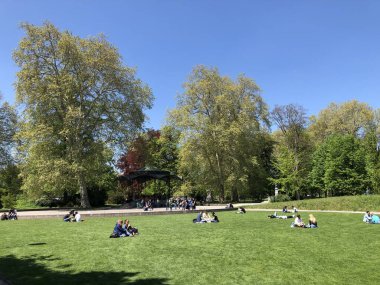 Platzspitz - Zürih, İsviçre şehrinde çalkantılı bir geçmişe sahip Park