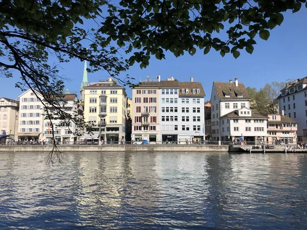 Zürih Sviçre Şehrinde Limmat Nehri Boyunca Eski Geleneksel Evler Konut — Stok fotoğraf