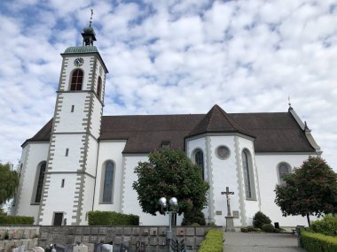 St. Ulrich veya Basilika St. Ulrich Bazilikası, Kreuzlingen Katolik Kilisesi (Dış) - Thurgau Kantonu, İsviçre