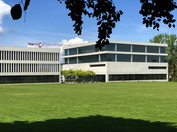 Современное Здание Парком Кройцлингене Кантон Тургау Швейцария — стоковое фото