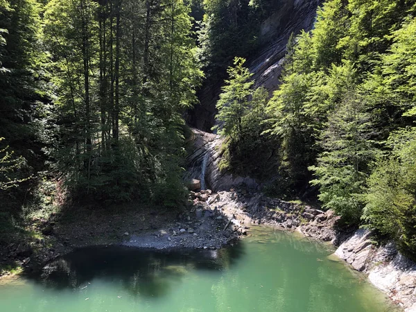 Cascata Schrahbach Schraehbach Cascata Schrahbachfall Vicino Lago Alpino Wagitalersee Waegitalersee — Foto Stock