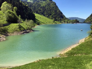 Wagitalersee veya Waegitalersee alp gölü vadi Wagital (Waegital), Innerthal alp sahne - Schwyz Kandon, İsviçre