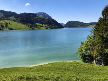 Wagitalersee veya Waegitalersee alp gölü vadi Wagital (Waegital), Innerthal alp sahne - Schwyz Kandon, İsviçre