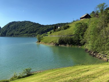 Wagitalersee veya Waegitalersee alp gölü vadi Wagital (Waegital), Innerthal alp sahne - Schwyz Kandon, İsviçre