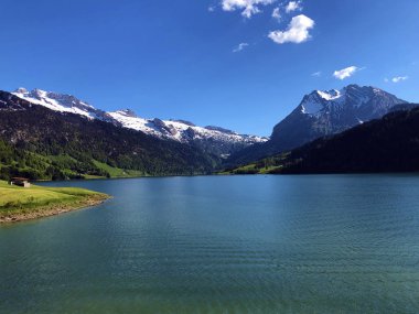 Wagitalersee veya Waegitalersee alp gölü vadi Wagital (Waegital), Innerthal alp sahne - Schwyz Kandon, İsviçre