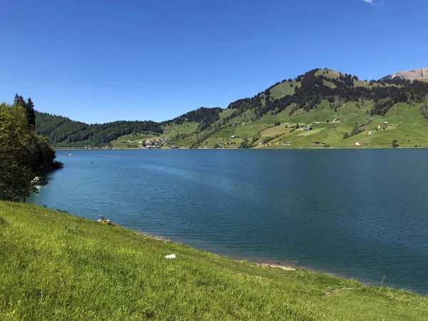 ワギタレル渓谷のワギタレル湖またはワギタレル湖のアルプスの風景 ワギタル インナータール シュヴィーツ州 スイス — ストック写真