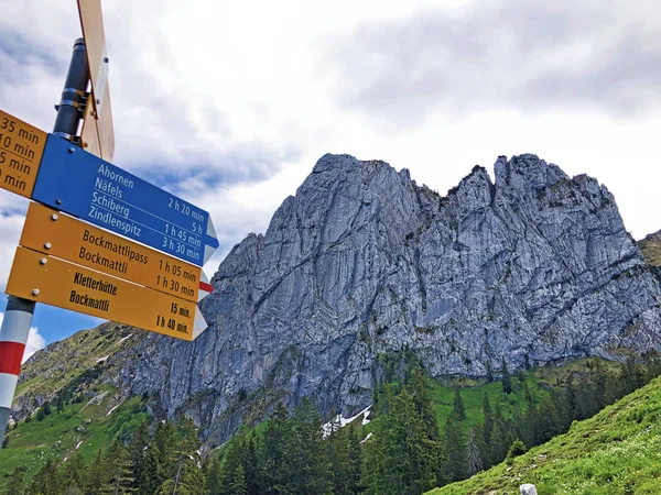 Trilhas Para Caminhadas Caminhadas Vale Wagital Waegital Junto Lago Alpino — Fotografia de Stock