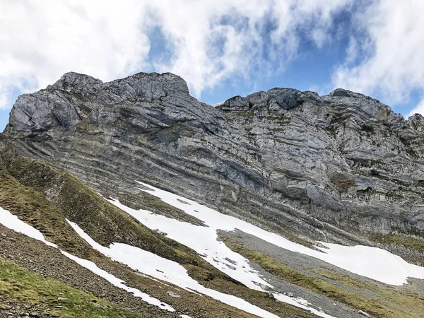 Schiberg Nachází Nad Údolím Wagthal Nebo Waegital Wagitalersee Alpský Jezero — Stock fotografie