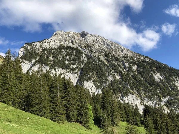 Schiberg Nachází Nad Údolím Wagthal Nebo Waegital Wagitalersee Alpský Jezero — Stock fotografie