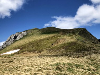 Vadi Wagital veya Waegital ve alp Gölü Wagitalersee (Waegitalersee), Innerthal yukarıda Bockmattlistock Dağı - Schwyz Kandon, İsviçre